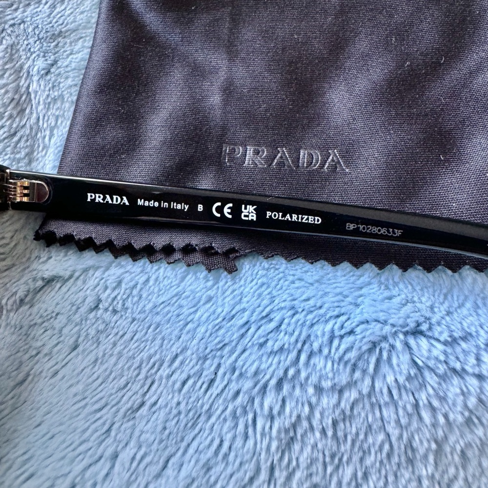 Prada Round Sunglasses SPR 22Z - Picture 3 of 6